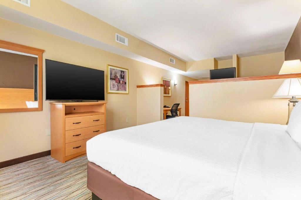 Best Western Locust Grove Inn & Suites Exterior photo