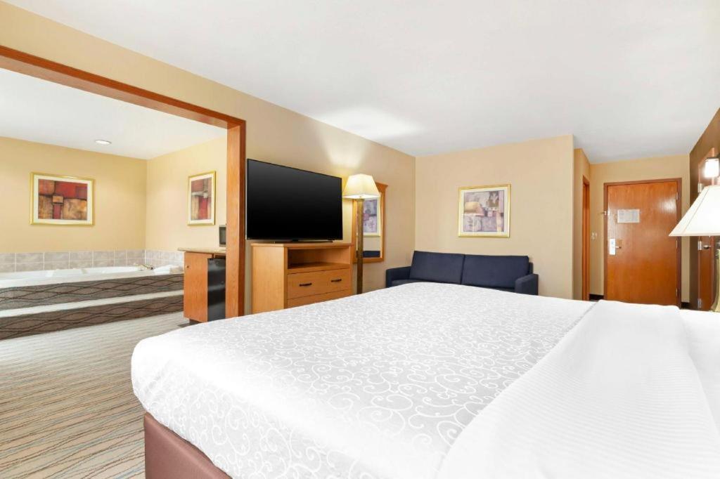 Best Western Locust Grove Inn & Suites Exterior photo