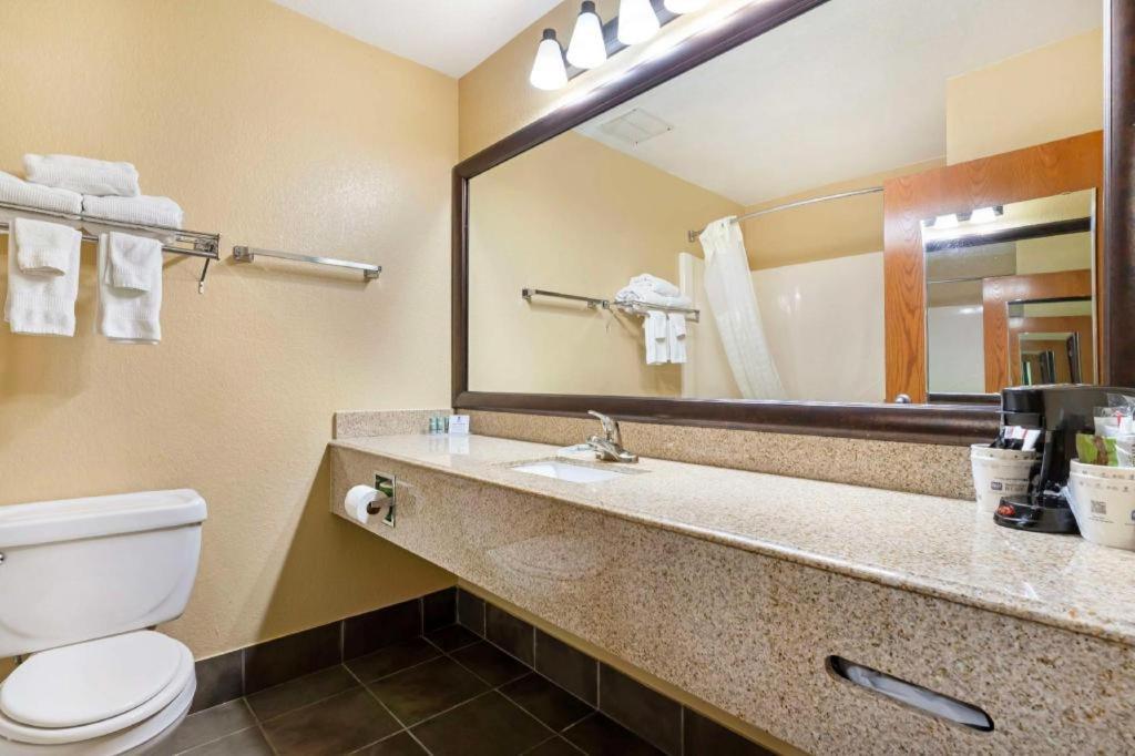 Best Western Locust Grove Inn & Suites Exterior photo