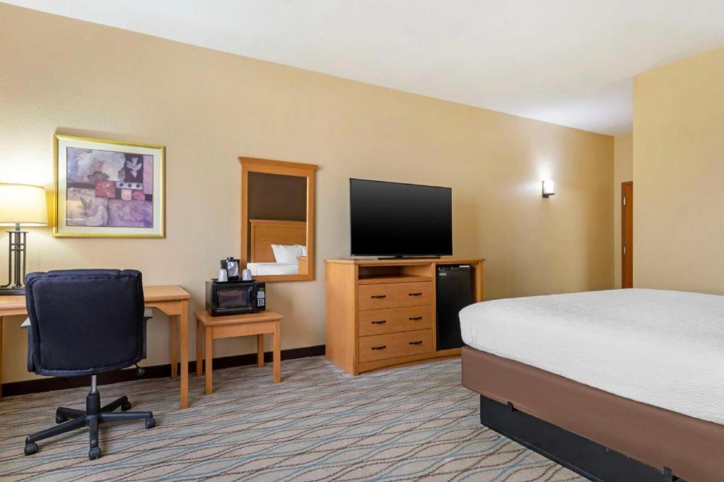 Best Western Locust Grove Inn & Suites Exterior photo